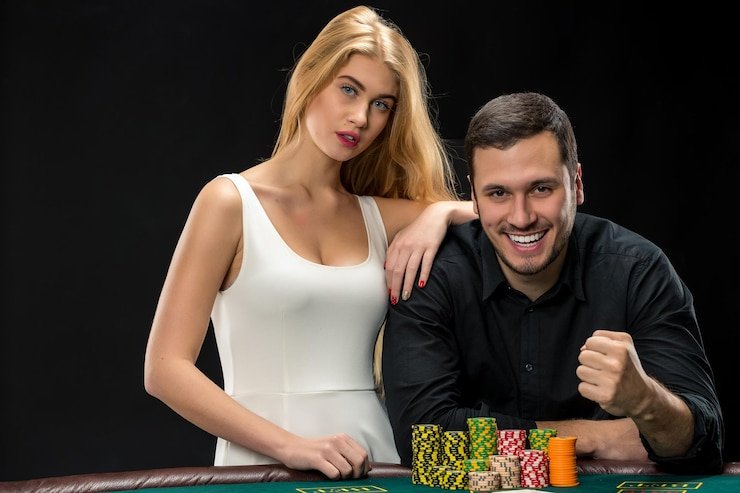 Roulette studio with broadcast production quality Roulette studio with broadcast-quality production and live dealer